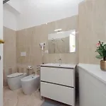 Apartment Interno 5 Elegante Residenza Per 10 Pax Vicina A Colosseo E Santa Maria Maggiore