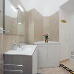Interno 5 Elegante Residenza Per 10 Pax Vicina A Colosseo E Santa Maria Maggiore Apartment Rome