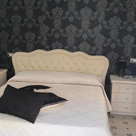 Daire Interno 5 Elegante Residenza Per 10 Pax Vicina A Colosseo E Santa Maria Maggiore Roma