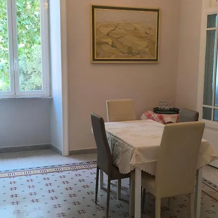 Interno 5 Elegante Residenza Per 10 Pax Vicina A Colosseo E Santa Maria Maggiore * Roma