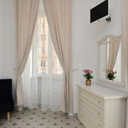 Interno 5 Elegante Residenza Per 10 Pax Vicina A Colosseo E Santa Maria Maggiore