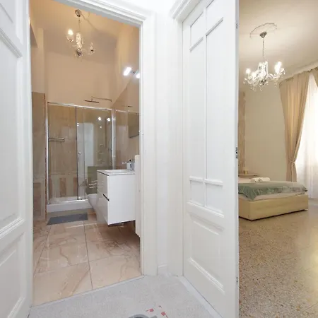 Apartment Interno 5 Elegante Residenza Per 10 Pax Vicina A Colosseo E Santa Maria Maggiore Rome