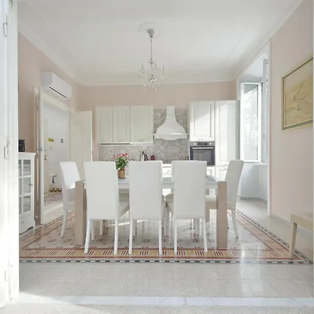 Apartment Interno 5 Elegante Residenza Per 10 Pax Vicina A Colosseo E Santa Maria Maggiore