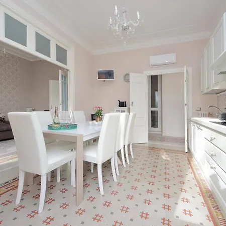 Appartement Interno 5 Elegante Residenza Per 10 Pax Vicina A Colosseo E Santa Maria Maggiore