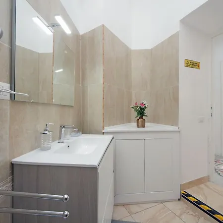 Interno 5 Elegante Residenza Per 10 Pax Vicina A Colosseo E Santa Maria Maggiore Appartement Rome